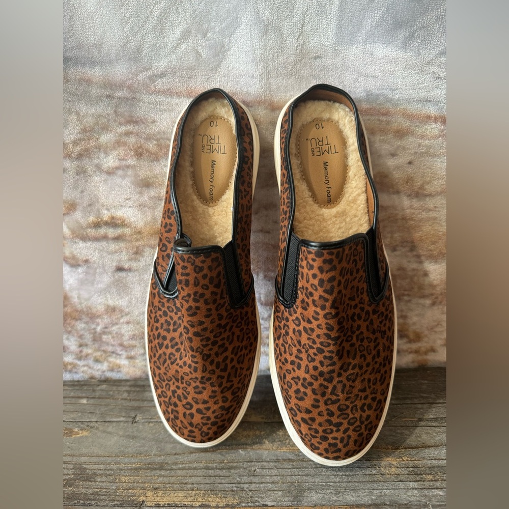 Time And Tru Memory Foam Leopard Print Sneakers S… - image 2